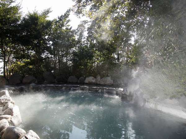 Open-air bath